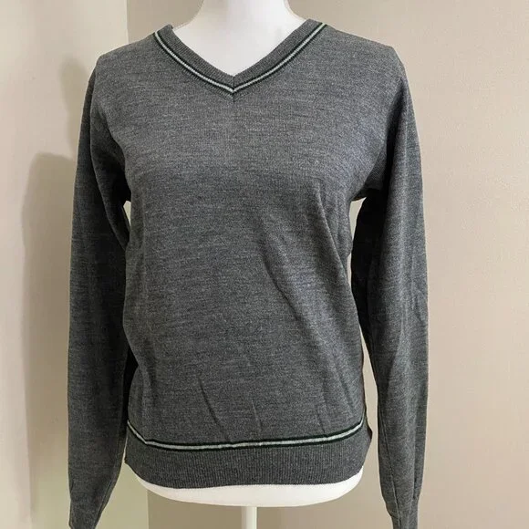 Regal School Robe – Green Lining – Inspired by Harry Potter | Adult Medium - Picture 8 of 8